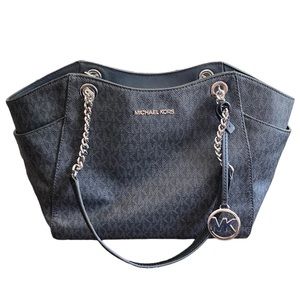 Like New! Michael Kors Purse